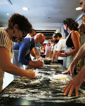 pizza making 2 naples