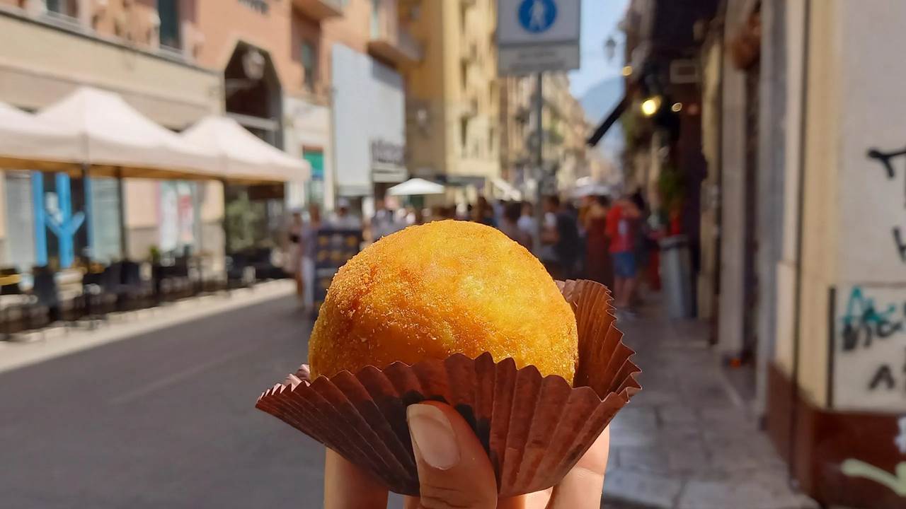doeatbetterexperience street food tour italy sicily palermo tour gastronomico italia palermo visite gastronomique italie palerme 1 7 scaled