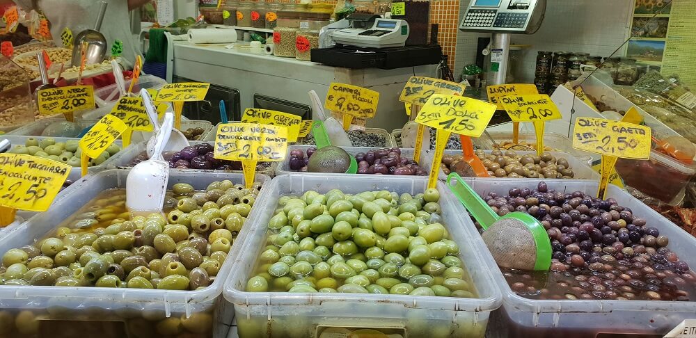 farmers market olives